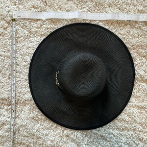 Black woven beach hat